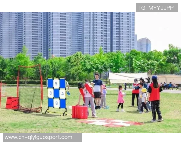 成都飞盘队在极限运动嘉年华中的灵活性表现引发热议与赞赏